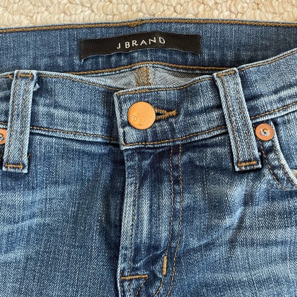 J BRAND DENIM Midrise Jean Capri in Aruba - Picture 6 of 12